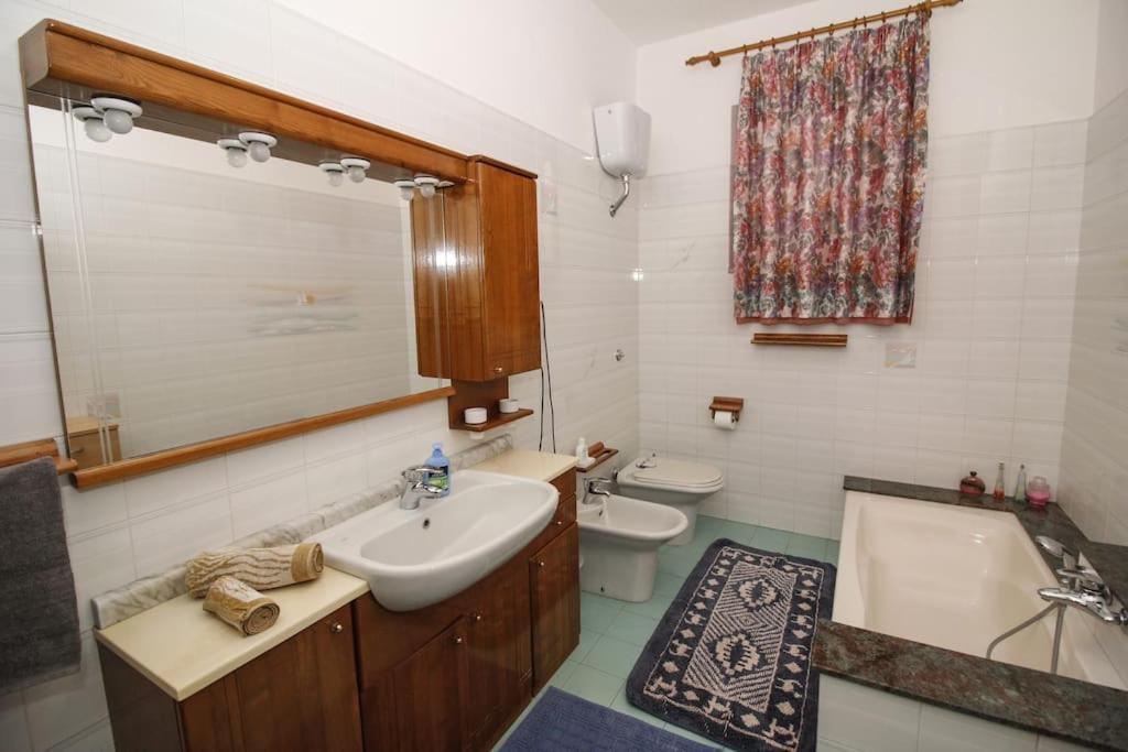 Appartamento La casa di Carlo SantʼAntìoco Esterno foto