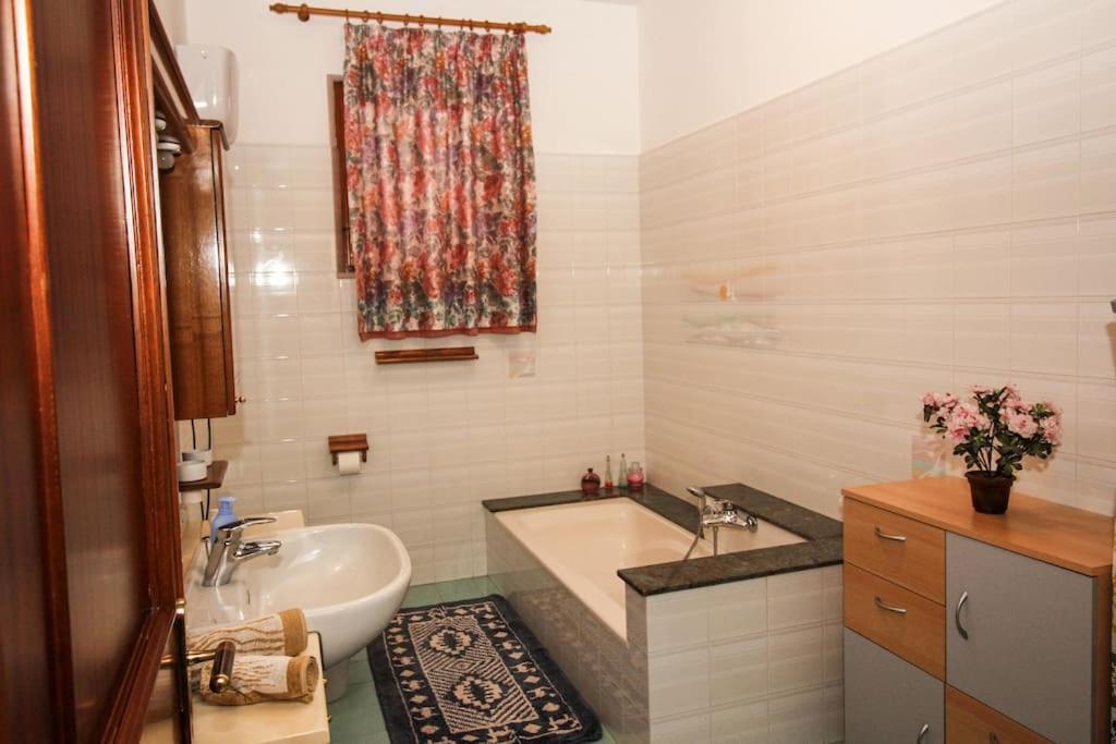 Appartamento La casa di Carlo SantʼAntìoco Esterno foto