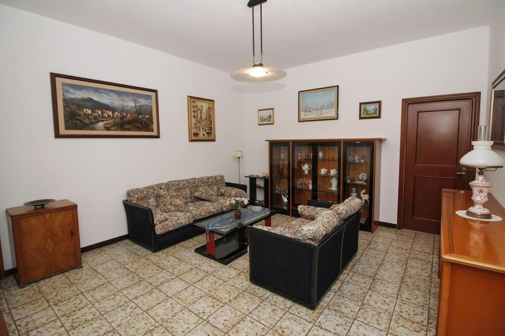 Appartamento La casa di Carlo SantʼAntìoco Esterno foto